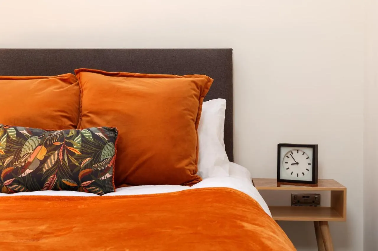 Stylish Penthouse With Outside Balcony! Lejlighed Bradford  0*, Bradford (West Yorkshire)
